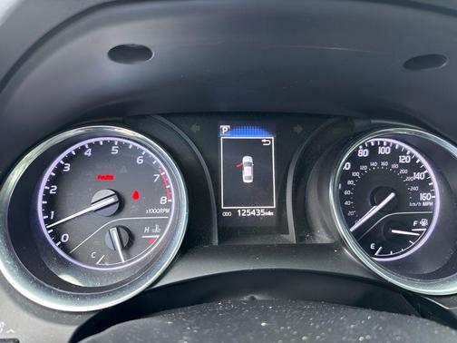 Midnight Black Metallic 2020 Toyota Camry SE