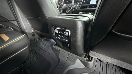 Onyx Black 2022 GMC Yukon 4WD AT4