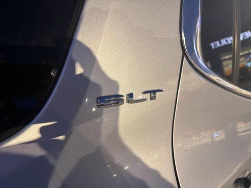 2020 GMC Acadia FWD SLT