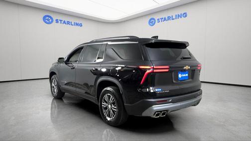 Mosaic Black Metallic 2025 Chevrolet Traverse LT