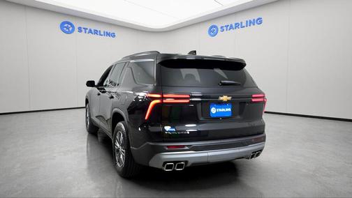 Mosaic Black Metallic 2025 Chevrolet Traverse LT