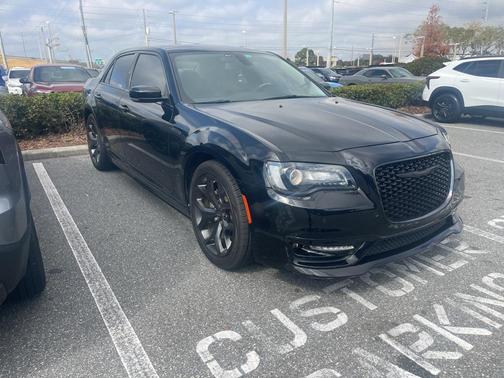 2022 Chrysler 300 Touring