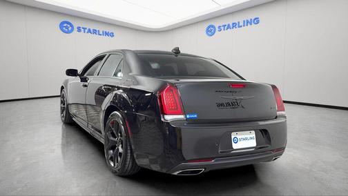 2022 Chrysler 300 Touring