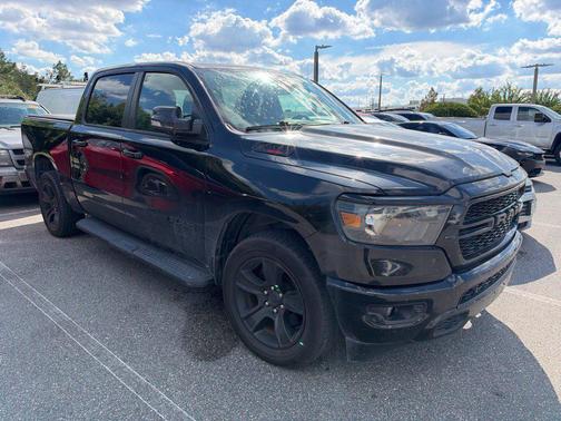 Diamond Black Crystal Pearlcoat 2022 RAM 1500 Big Horn/Lone Star