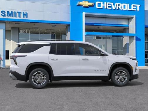 Summit White 2026 Chevrolet Traverse LT