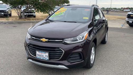 Black Cherry Metallic 2022 Chevrolet Trax LT