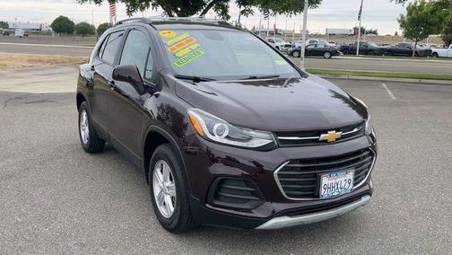 Black Cherry Metallic 2022 Chevrolet Trax LT