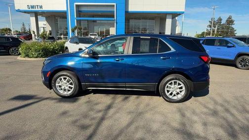 Blue Glow Metallic 2022 Chevrolet Equinox 1LT