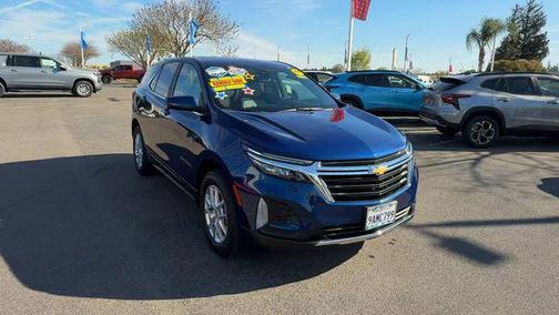 Blue Glow Metallic 2022 Chevrolet Equinox 1LT