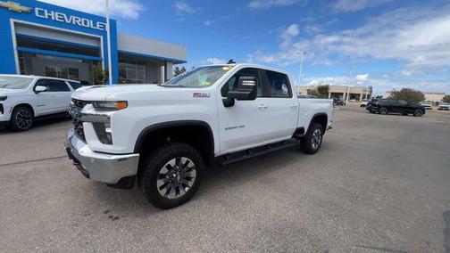 Summit White 2022 Chevrolet Silverado 2500 LT