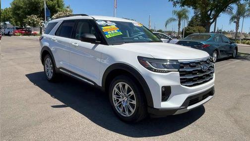 Star White Metallic Tri-Coat 2025 Ford Explorer Active