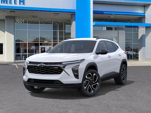 Summit White 2026 Chevrolet Trax FWD 2RS