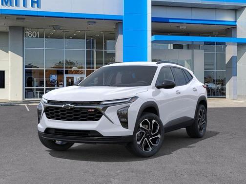 Summit White 2026 Chevrolet Trax FWD 2RS