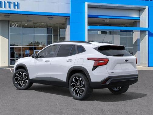 Summit White 2026 Chevrolet Trax FWD 2RS