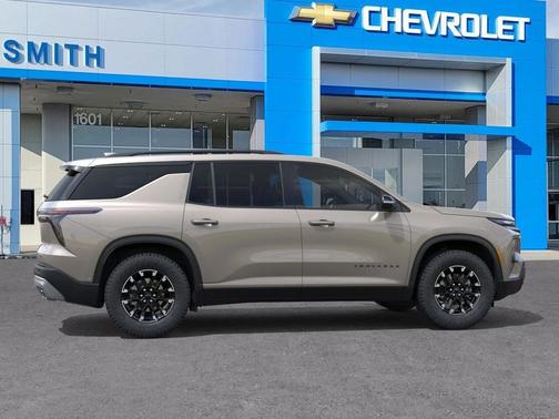 Sandstone Gray 2026 Chevrolet Traverse AWD Z71