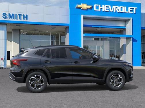 Mosaic Black Metallic 2026 Chevrolet Trax LT