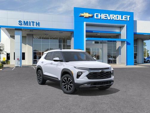 Iridescent Pearl Tricoat 2026 Chevrolet Trailblazer ACTIV