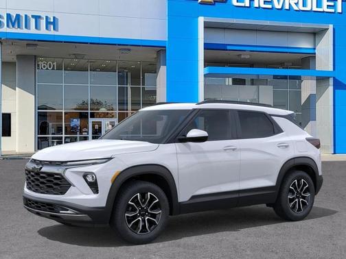 Iridescent Pearl Tricoat 2026 Chevrolet Trailblazer ACTIV