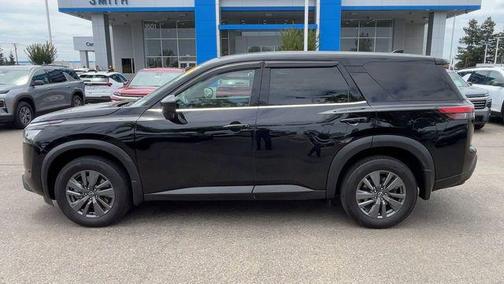 Super Black 2024 Nissan Pathfinder S 4WD