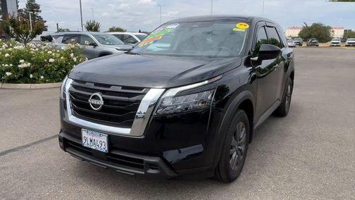 Super Black 2024 Nissan Pathfinder S 4WD