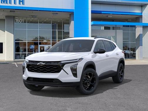 Summit White 2026 Chevrolet Trax LT