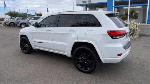 Bright White Clearcoat 2018 Jeep Grand Cherokee Altitude