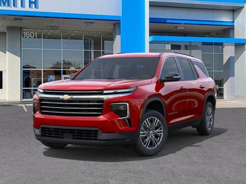 Radiant Red Tintcoat 2026 Chevrolet Traverse LT