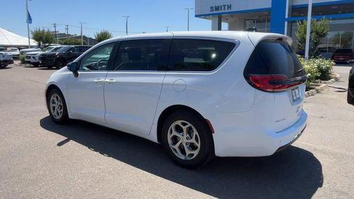 Bright White Clearcoat 2024 Chrysler Pacifica Limited