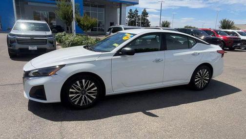 Glacier White 2025 Nissan Altima 2.5 SV