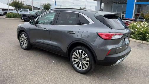 Gy 2021 Ford Escape Titanium