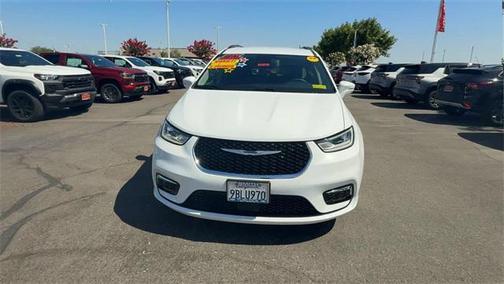 2022 Chrysler Pacifica Touring L
