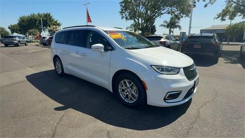 2022 Chrysler Pacifica Touring L