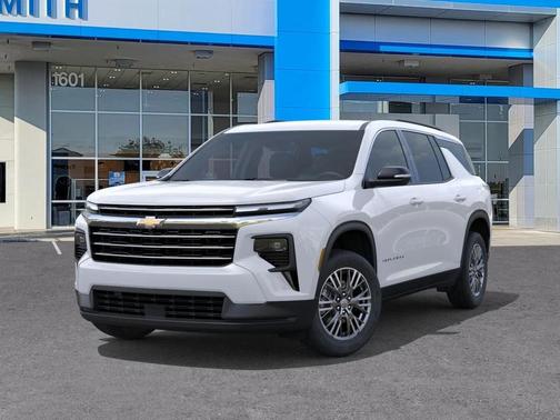 Summit White 2026 Chevrolet Traverse LT