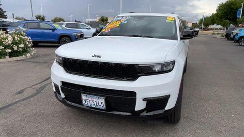 Bright White Clearcoat 2023 Jeep Grand Cherokee L Limited