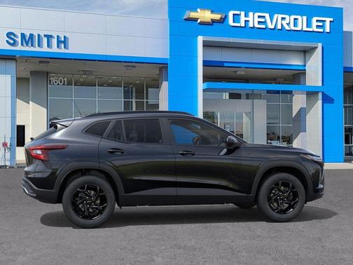 Mosaic Black Metallic 2026 Chevrolet Trax LT