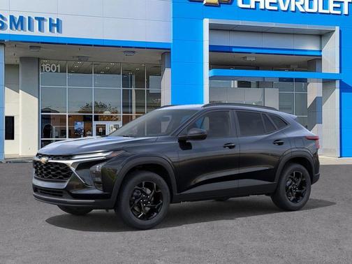 Mosaic Black Metallic 2026 Chevrolet Trax LT