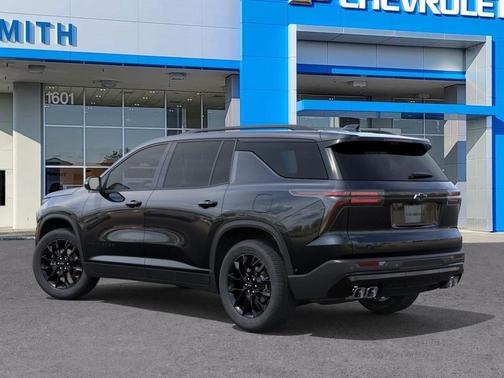 Mosaic Black Metallic 2026 Chevrolet Traverse LT