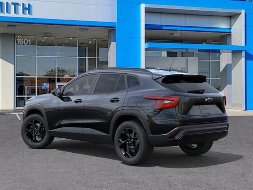 Mosaic Black Metallic 2026 Chevrolet Trax LT