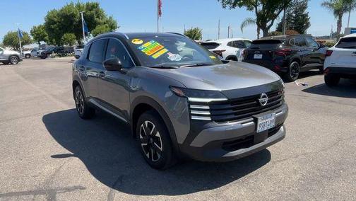 Gun Metallic/Super Black 2025 Nissan Kicks SR