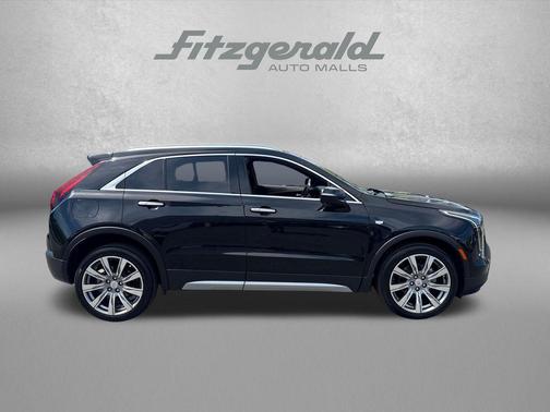 Stellar Black Metallic 2022 Cadillac XT4 Premium Luxury