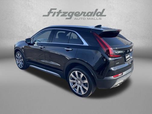 Stellar Black Metallic 2022 Cadillac XT4 Premium Luxury
