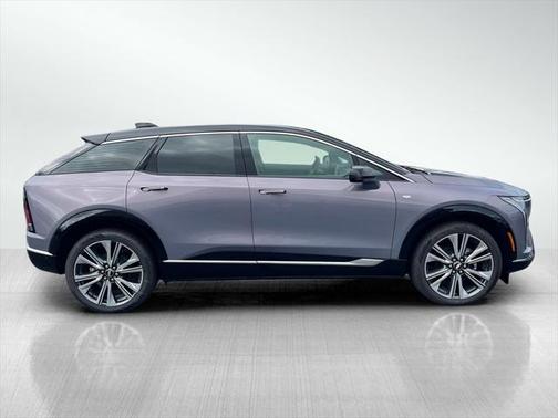 2025 Cadillac OPTIQ Luxury 2 AWD