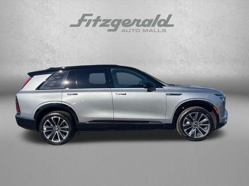 Argent Silver Metallic 2026 Cadillac VISTIQ Sport