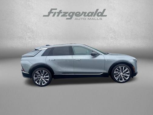 Argent Silver Metallic 2025 Cadillac LYRIQ Luxury