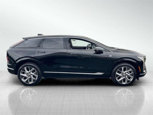 2025 Cadillac OPTIQ Luxury 2 AWD