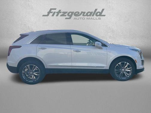 Crystal White Tricoat 2026 Cadillac XT5 Premium Luxury