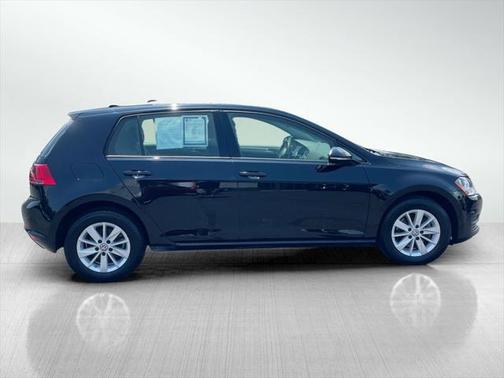 2017 Volkswagen Golf TSI S 4-Door