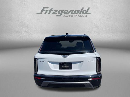 Vibrant White Tricoat 2026 Cadillac VISTIQ Sport