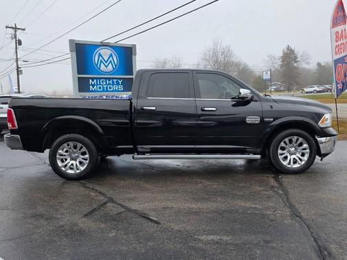 Brilliant Black Crystal Pearl Coat 2017 RAM 1500 Longhorn