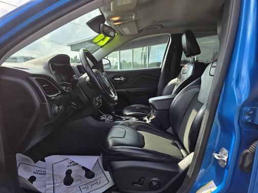 Hydro Blue Pearlcoat 2020 Jeep Cherokee Trailhawk